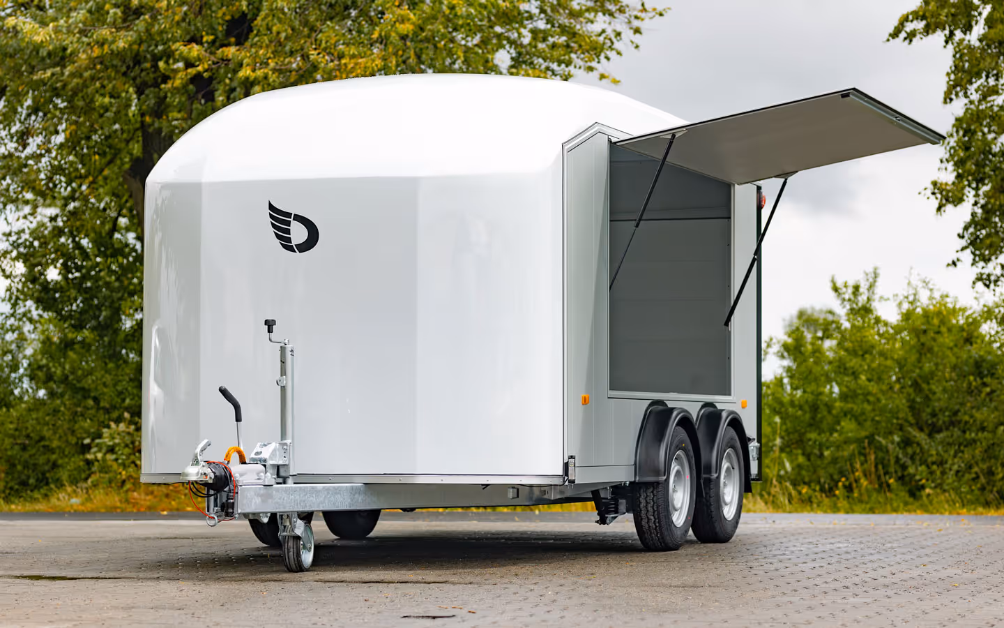 Debon Roadster C800 Box Trailer 