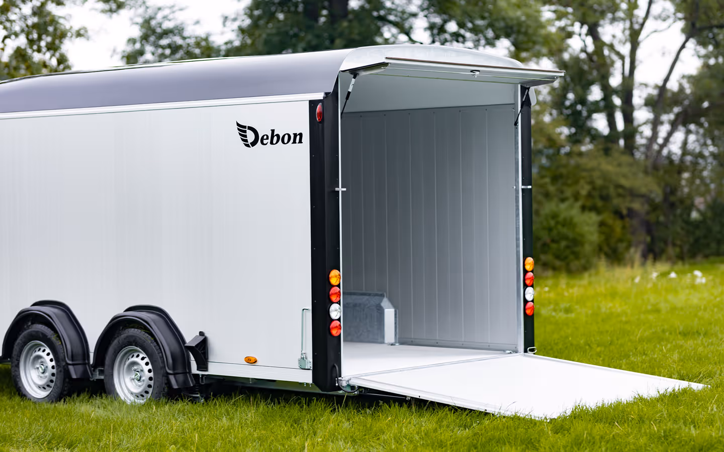 Debon Roadster C900 Box Trailer