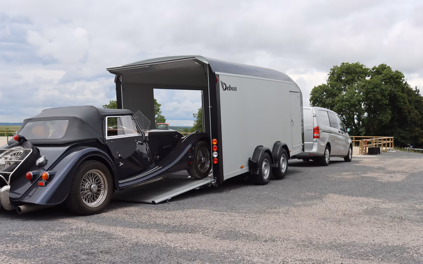 Debon Roadster C900 Box Trailer
