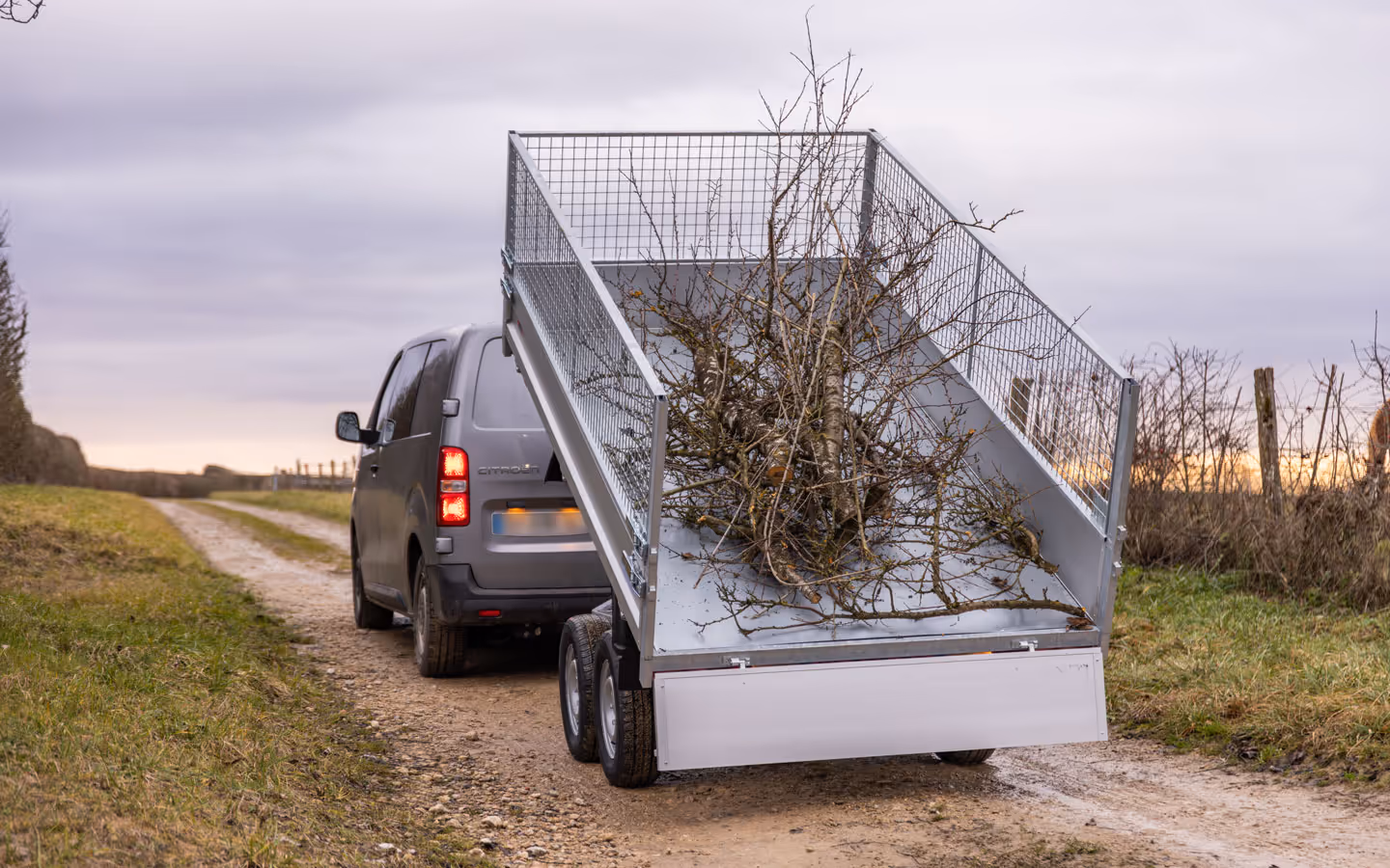 Debon PW1.2 Rear Tipper Trailer
