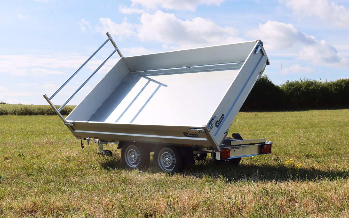 Debon PW2.4 Three-Way Tipper Trailer