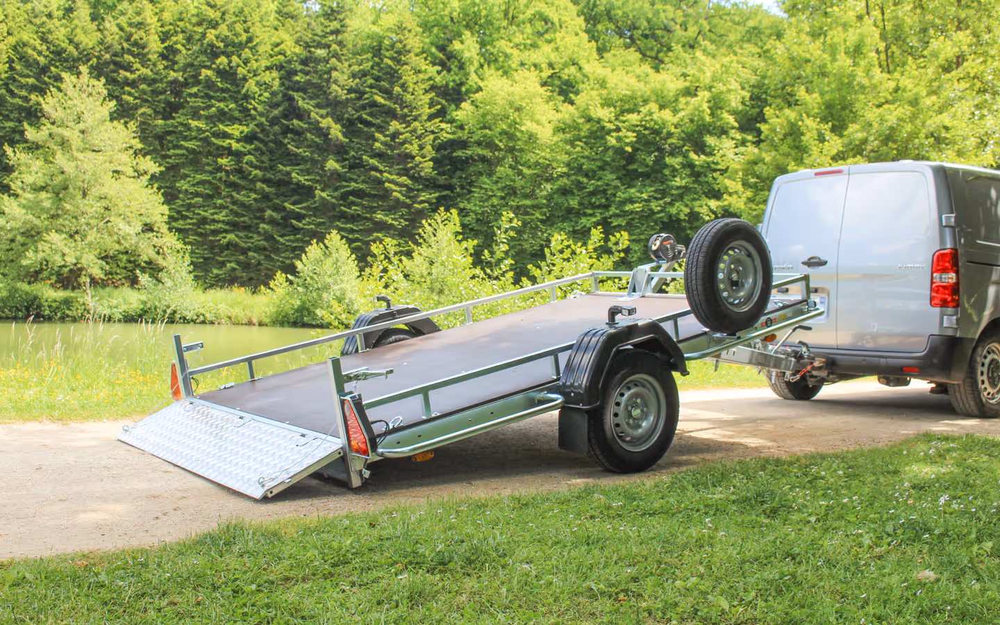 Debon Roadster Garden Tipper Trailer (Bracked)