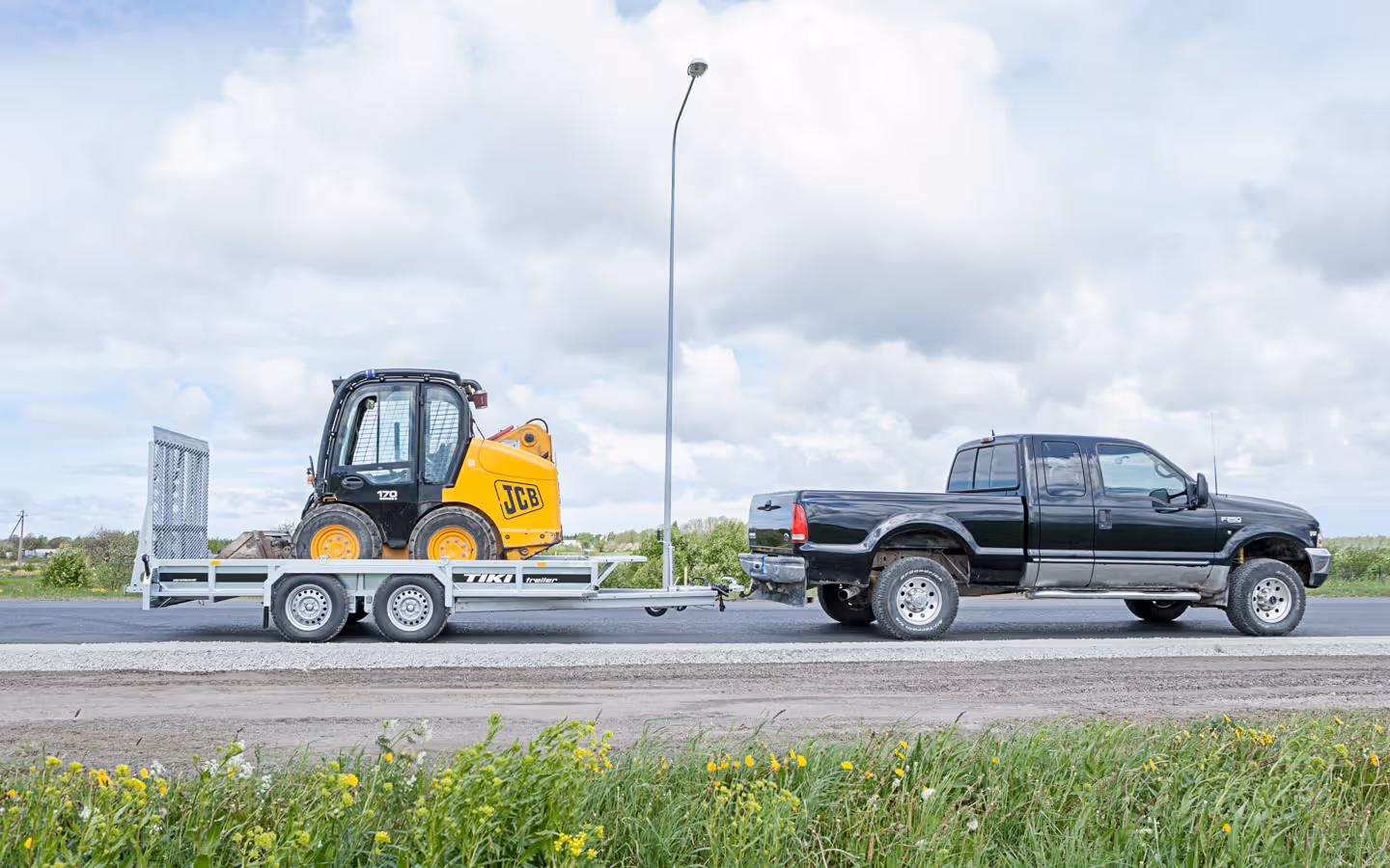 Tiki 385 DLB 3500kg Plant Trailer