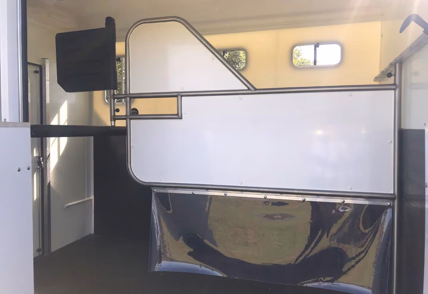 Equi-Trek Day-Treka Horse Trailer