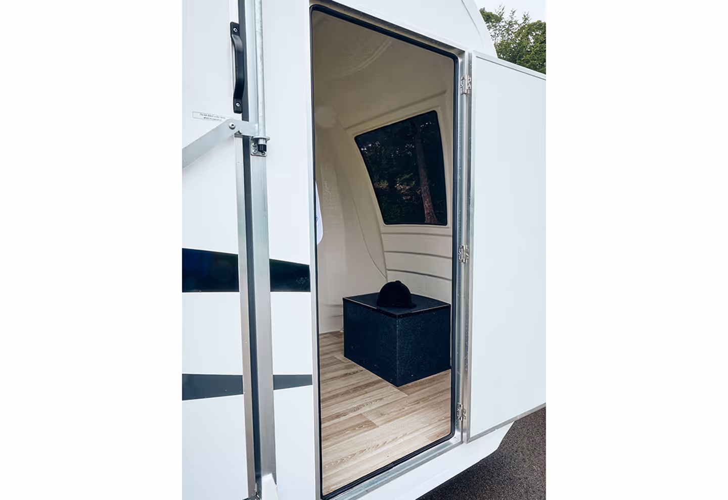 Equi-Trek Day-Treka Horse Trailer
