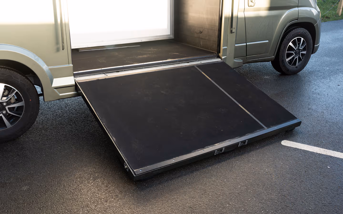 Equi-Trek Ikonik Horsebox 