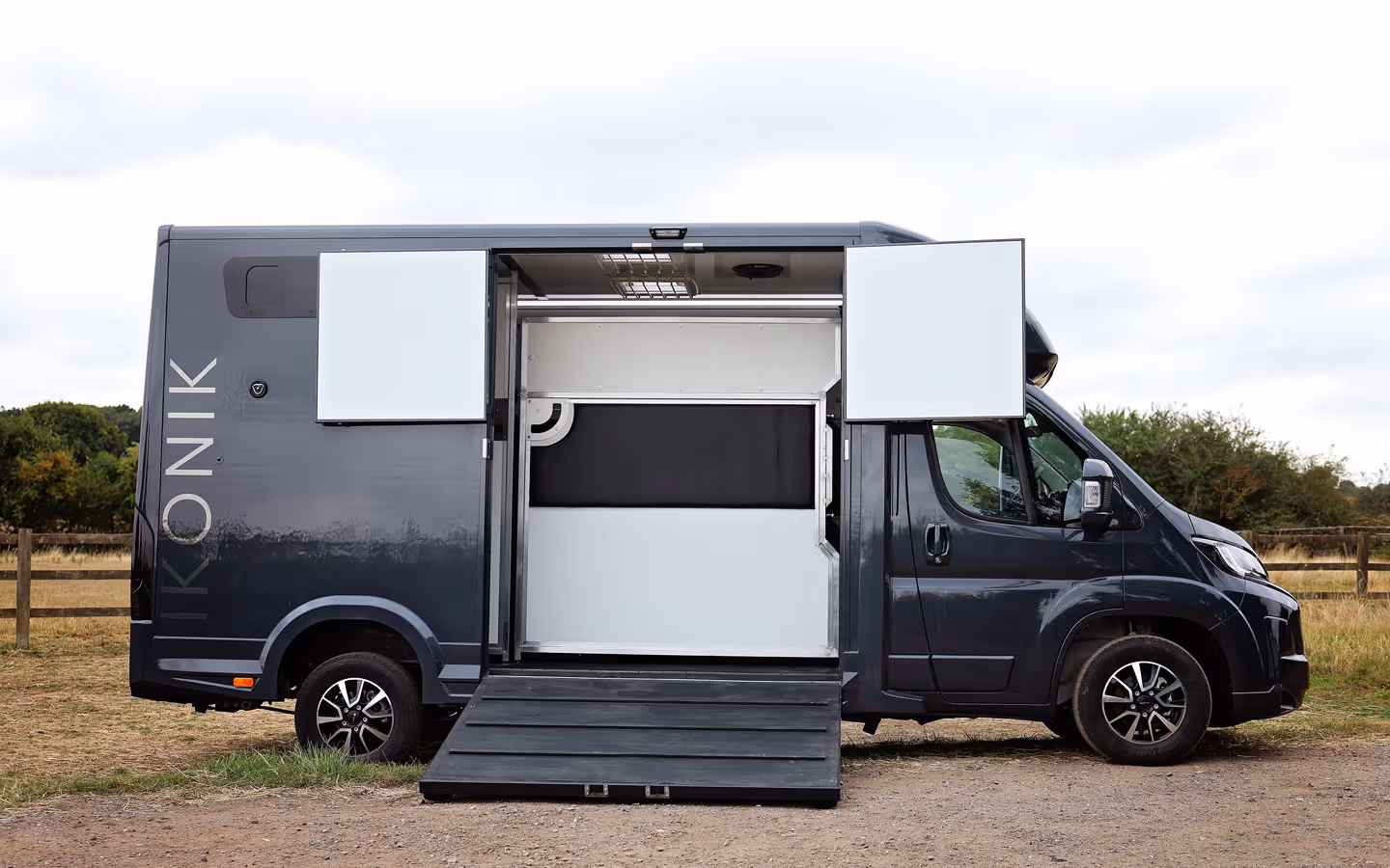 Equi-Trek Ikonik Horsebox 