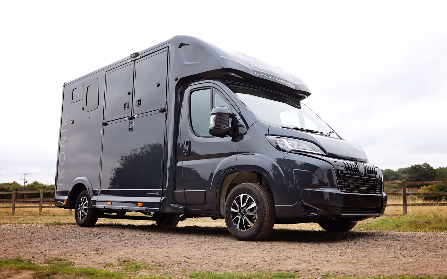 Equi-Trek Ikonik Horsebox 