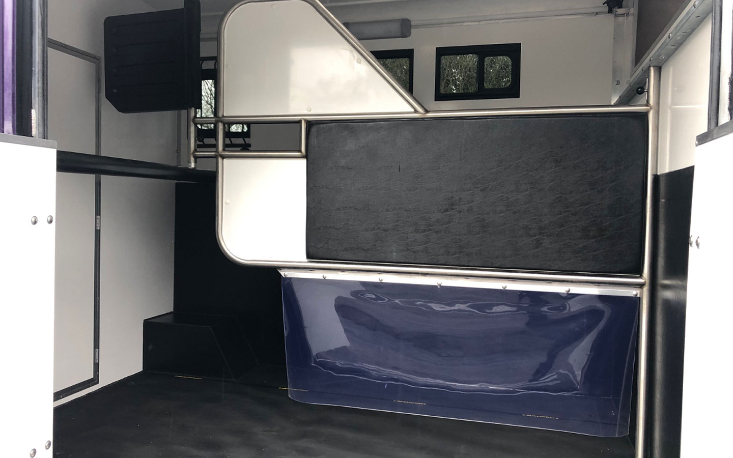 Equi-Trek Sonic 3500kg Horsebox 