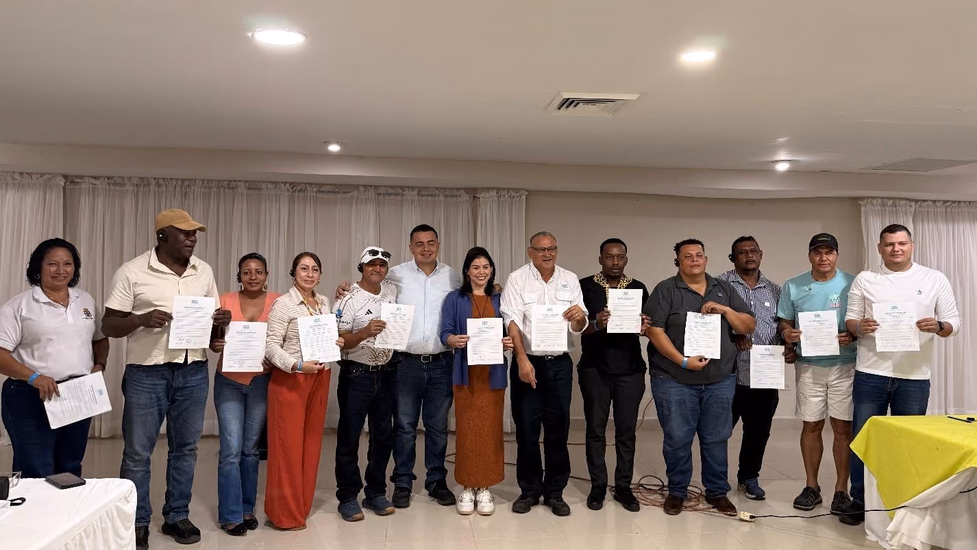 Mayors reaffirm their commitment by signing pledge