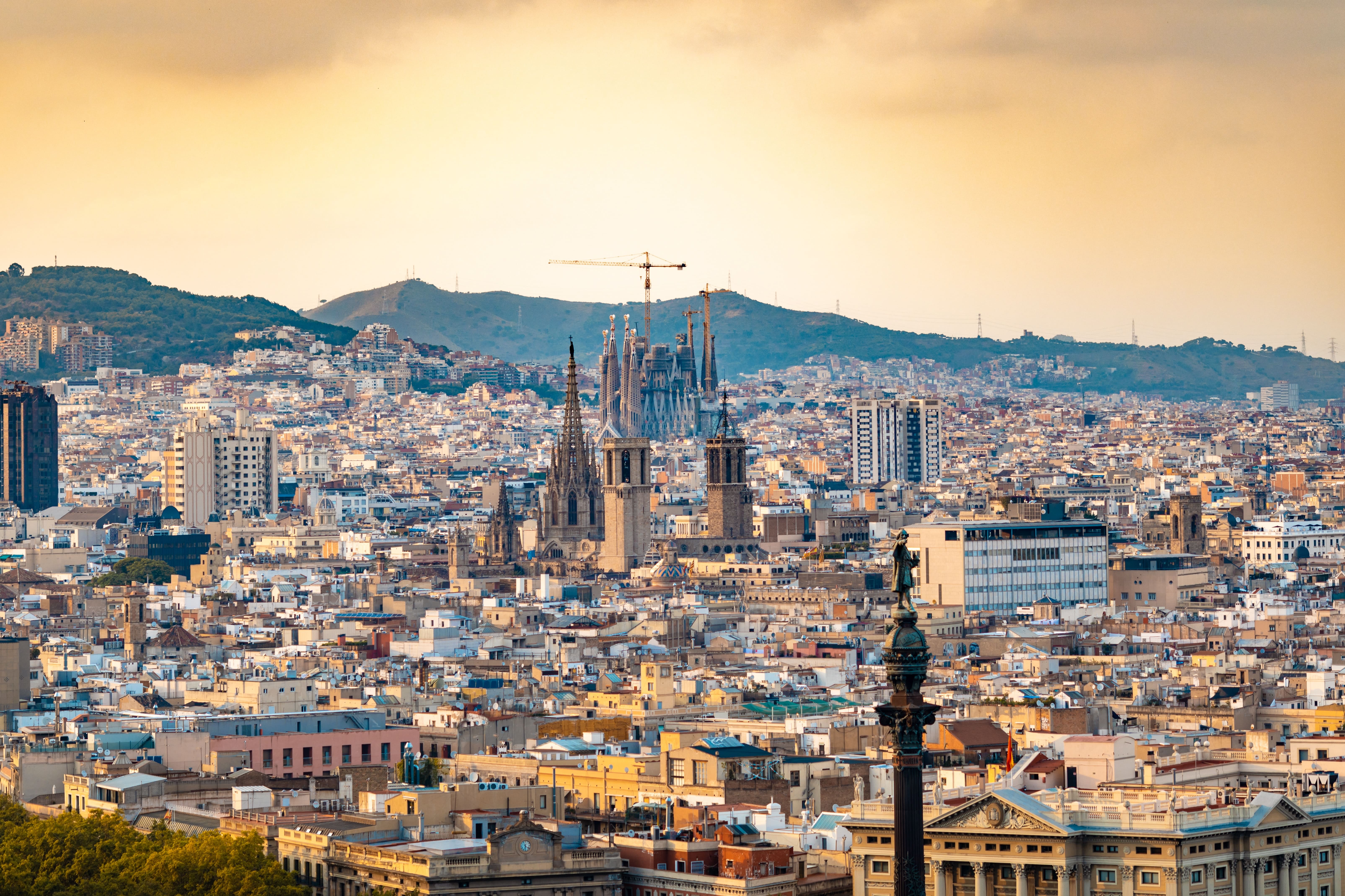 Panorama de Barcelone avec la Sagrada Família à l'horizon
