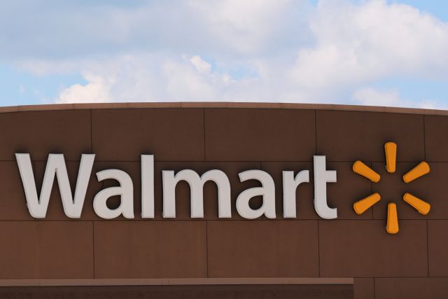 Walmart is cautious with expectations after slowest sales growth in 6 years