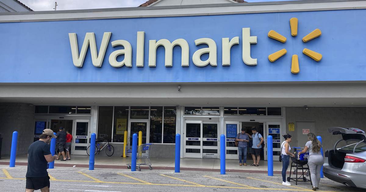 Elderly Man Killed at Norfolk Walmart for Calling Out Rude Teen