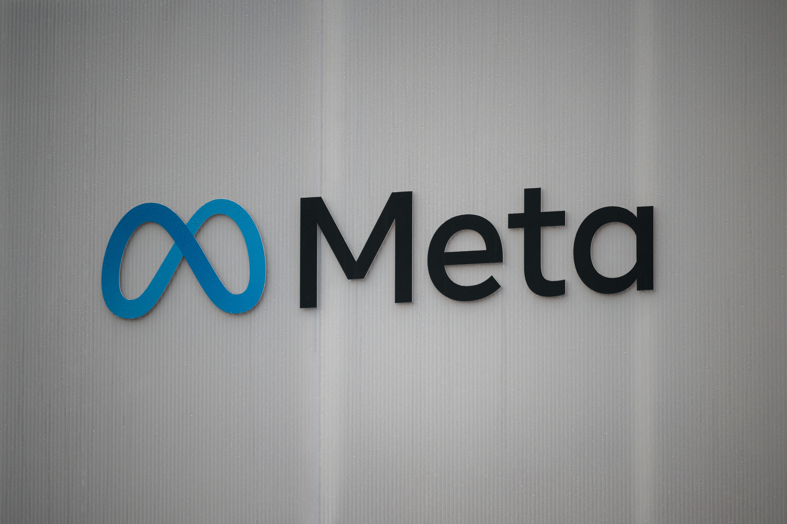 Shopify Teams Up With Meta's Muse As AI Shopping Expands. Its Stock Is Falling.