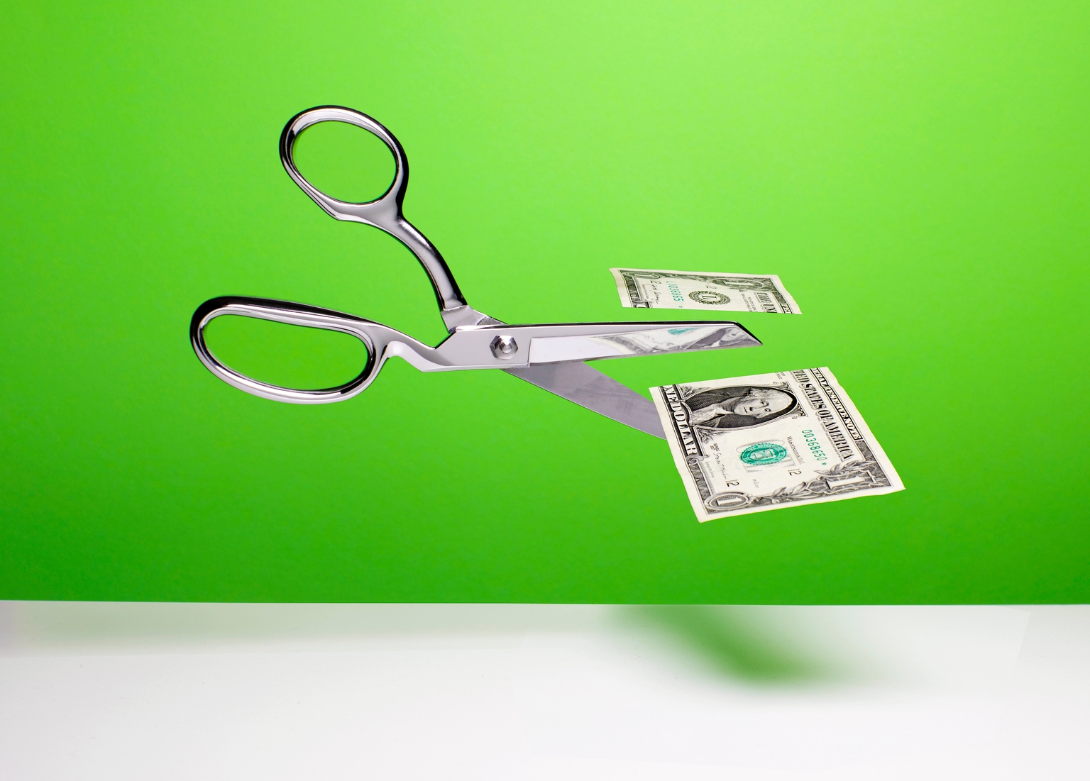 Walmart's Multi-Pronged Commerce Growth Initiatives Meet Premium Valuation Risks (WMT)