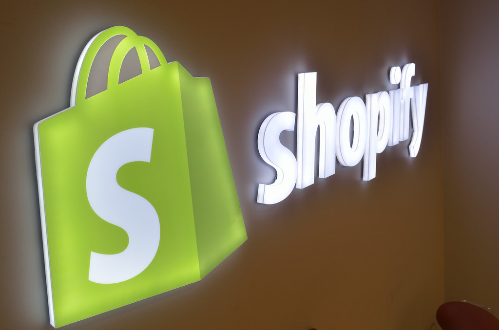 Shopify Launches Canvas To Build Online Stores By Chatting With AI