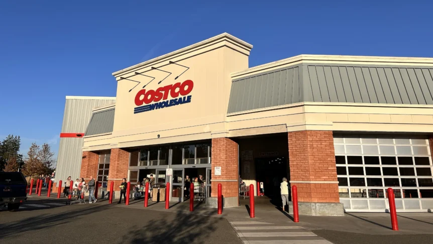 Walmart (NYSE: WMT) Beats Costco (NASDAQ: COST) On Earnings Multiple But Loses Ground On Free Cash Flow