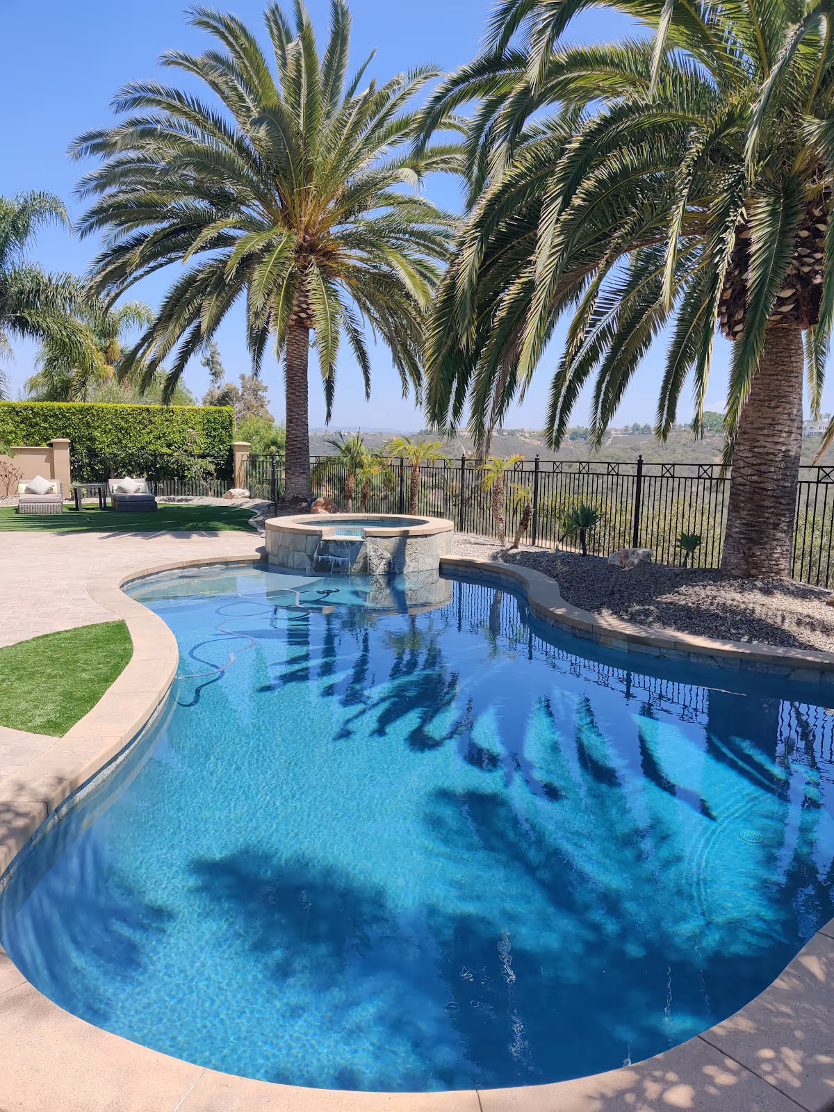 A pool and spa combination in Carlsbad.