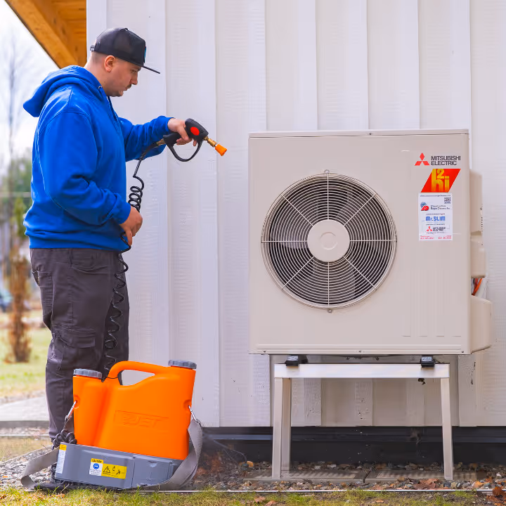 Technicien en entretien et nettoyage de systèmes de ventilation