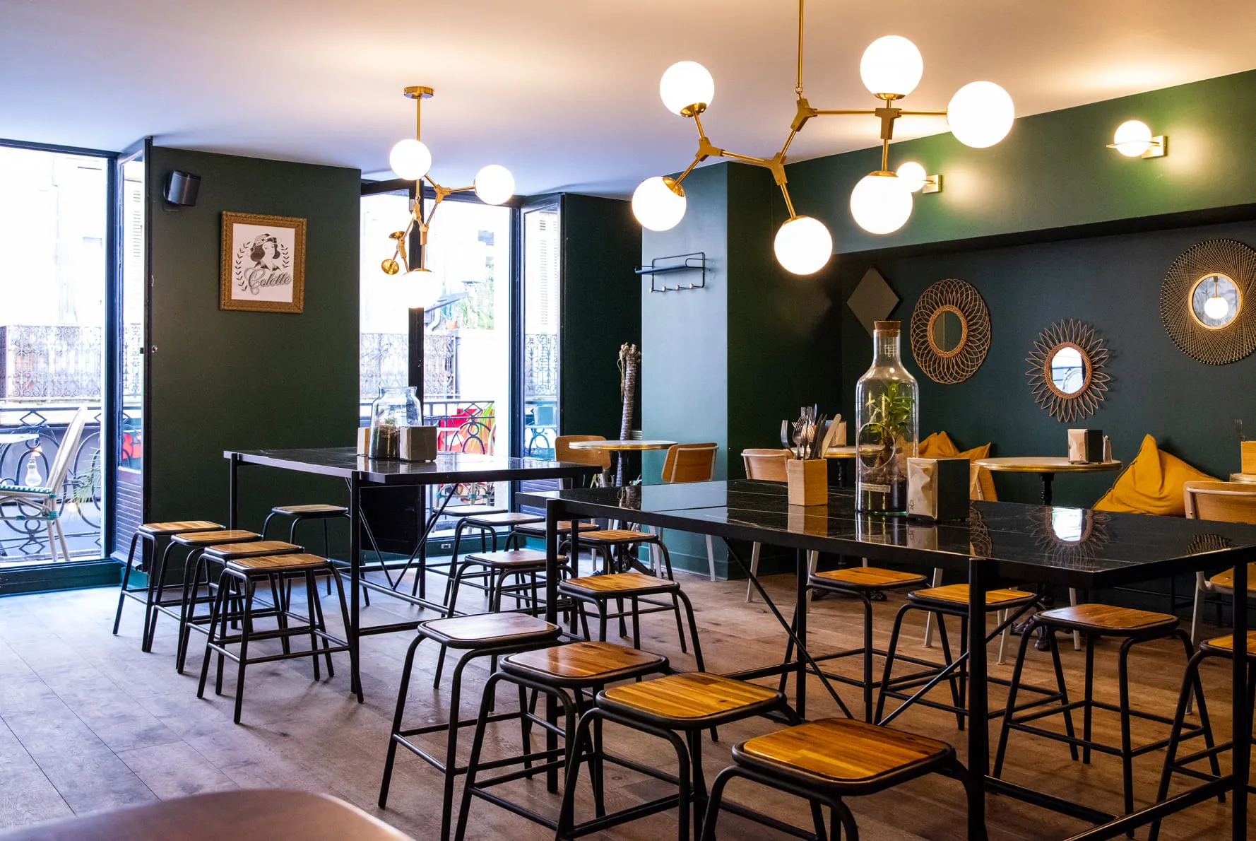 La salle haute du restaurant les Burgers de Colette à Bordeaux Victoire
