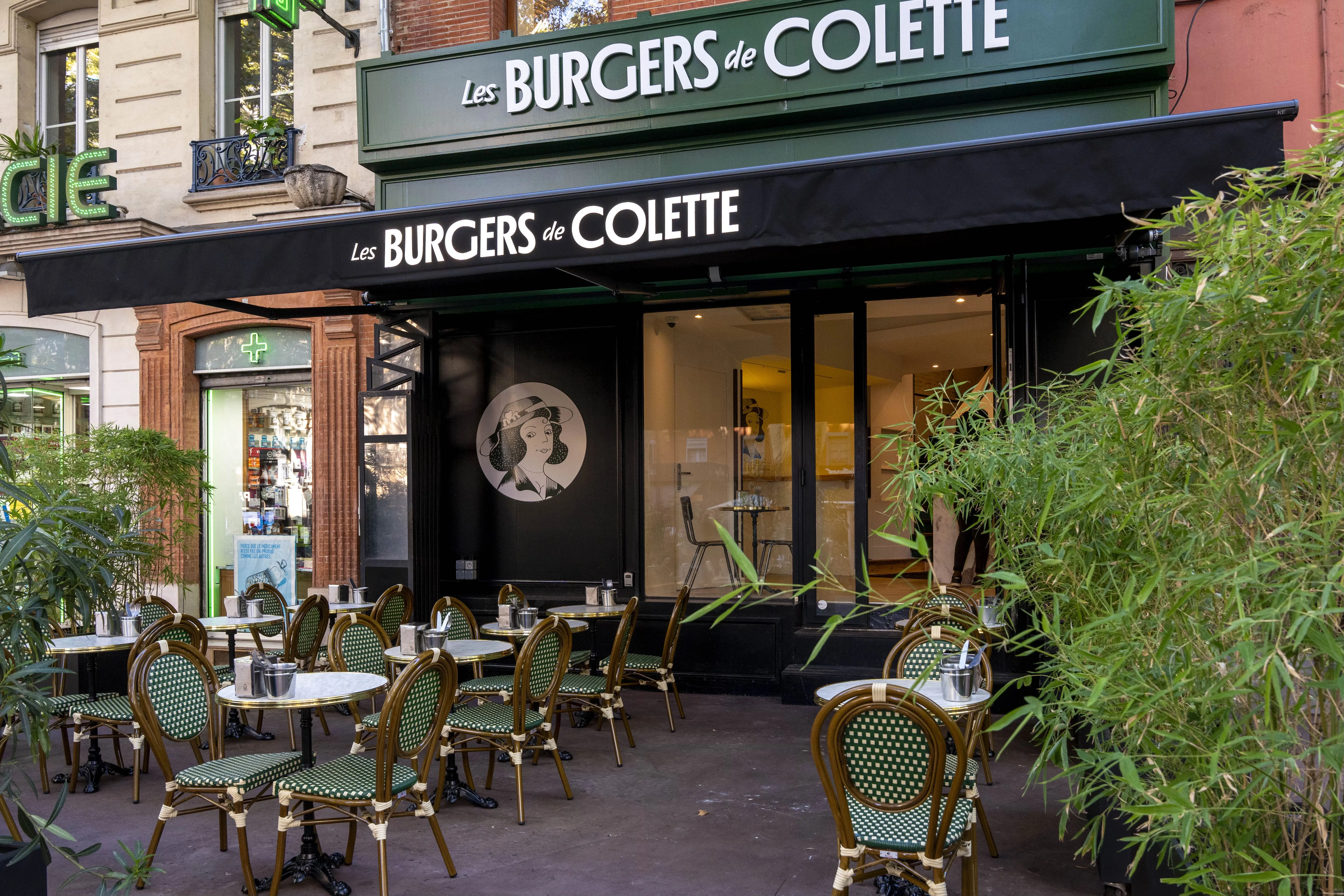 La devanture du nouveau restaurant les Burgers de Colette à Toulouse