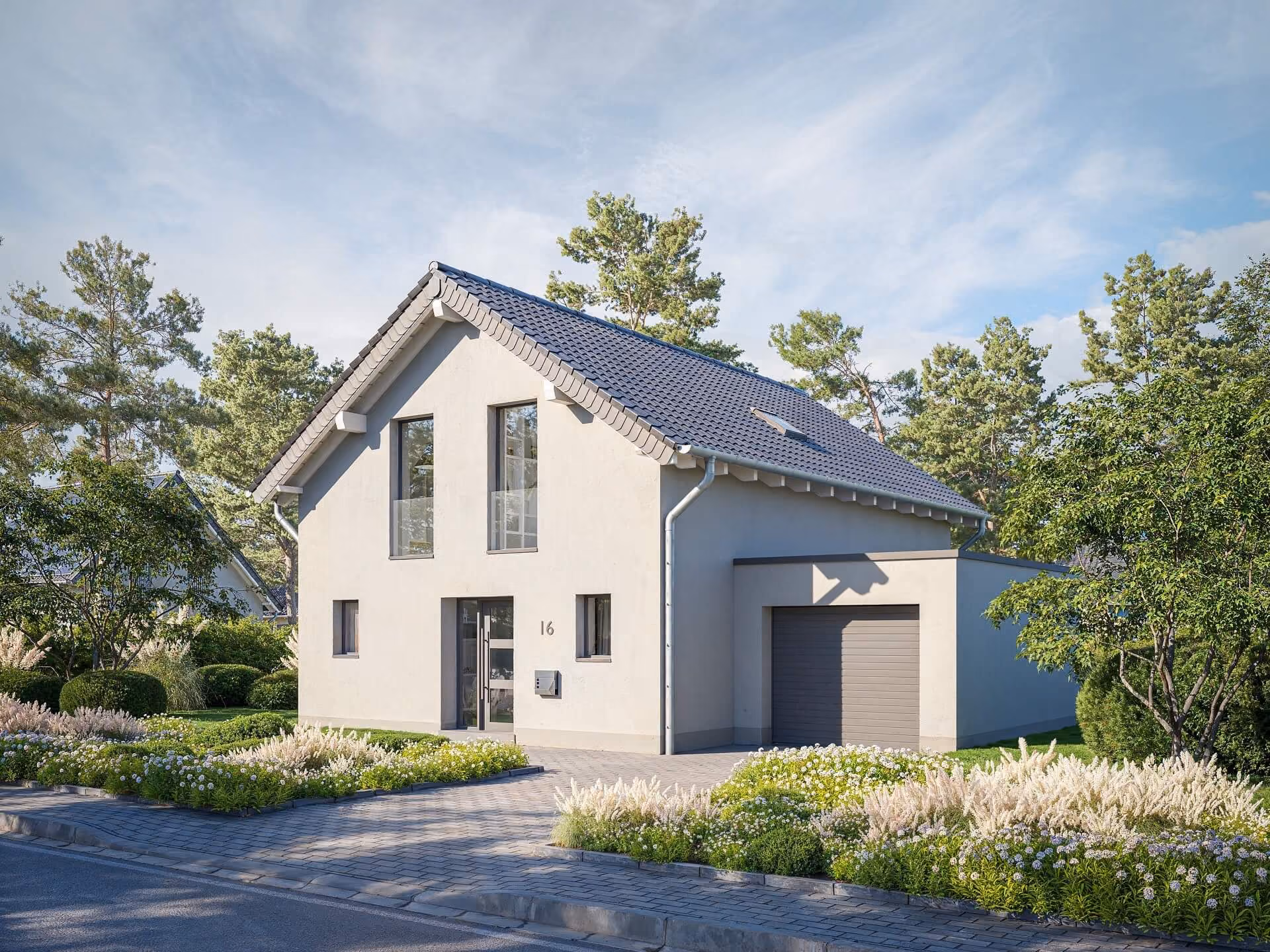 Modernes Einfamilienhaus mit großem Fenster, Garage und gepflegtem Garten bei klarem Himmel.