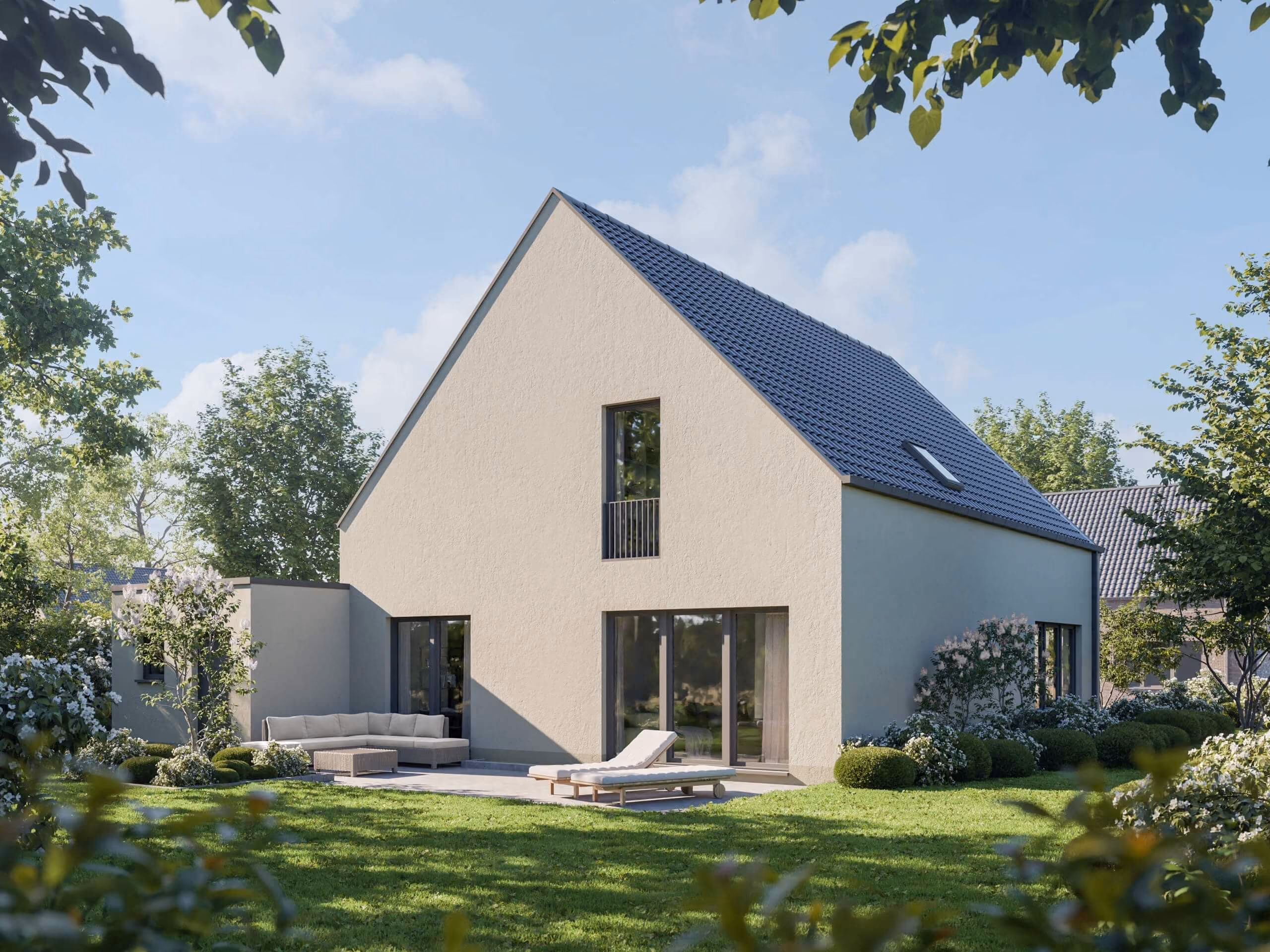 Modern zweistöckiges Haus mit Garten, Terrasse, Lounge-Sofa und Liegestuhl bei sonnigem Himmel.