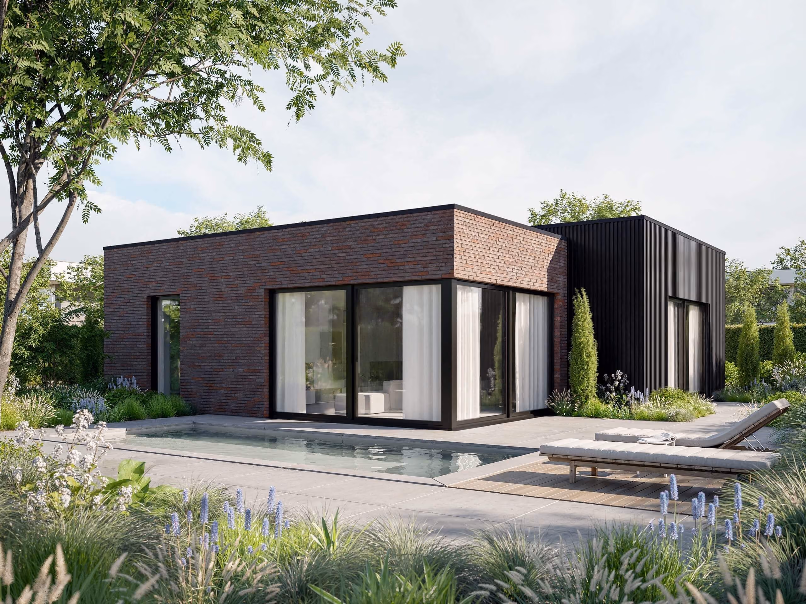 Moderne Terrasse mit Pool, Liegestühlen und Garten vor einem Haus aus Backstein und schwarzem Holz.