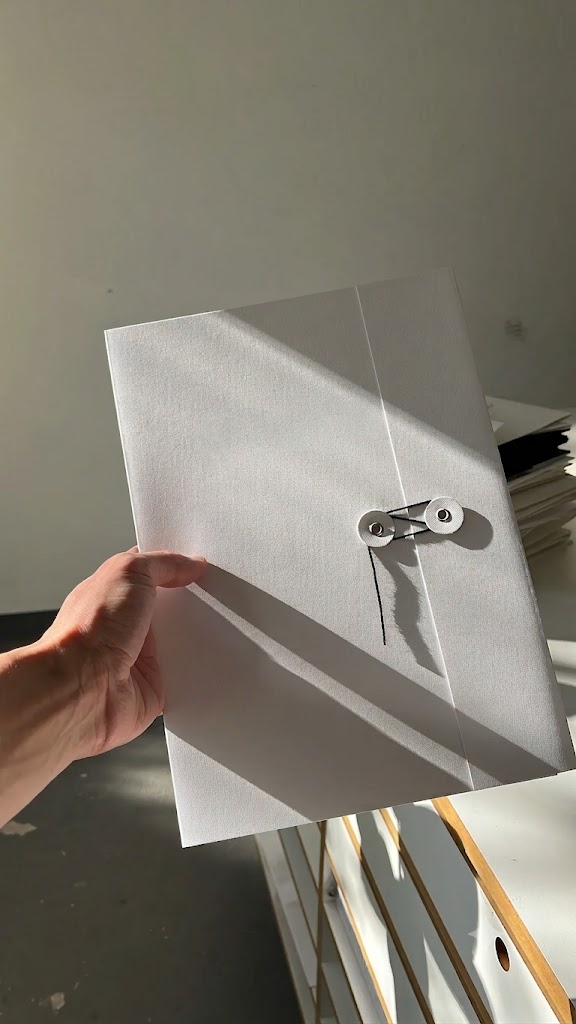 Carpeta sin impresión A4 en papel Dali Neve 320g