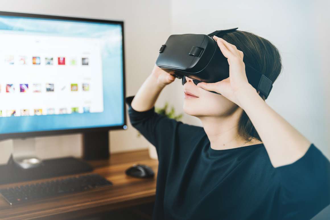 boy use VR technology