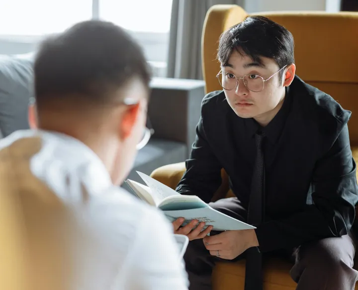 Advisor meeting with a client