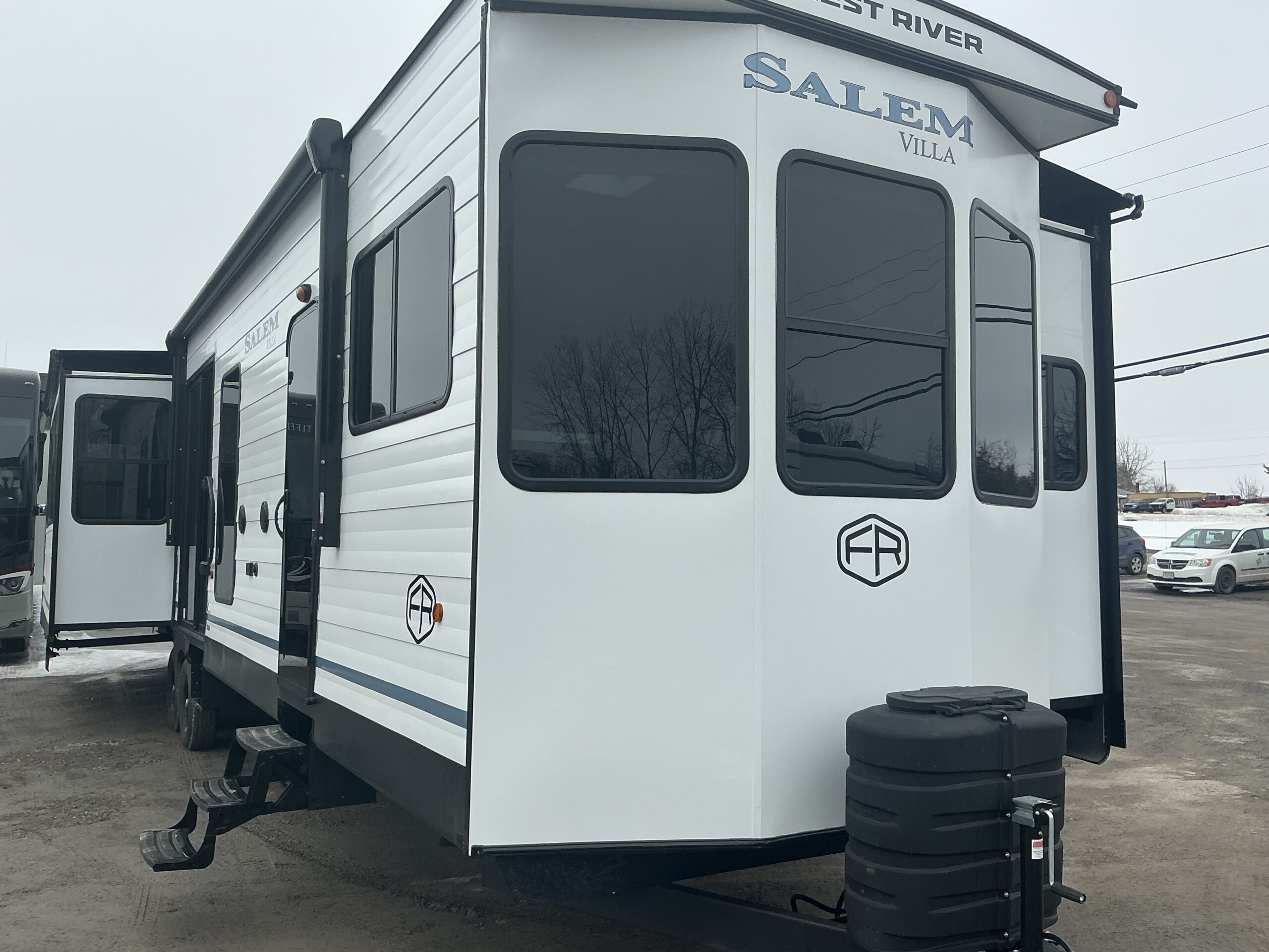 2026 SALEM VILLA 40RLB