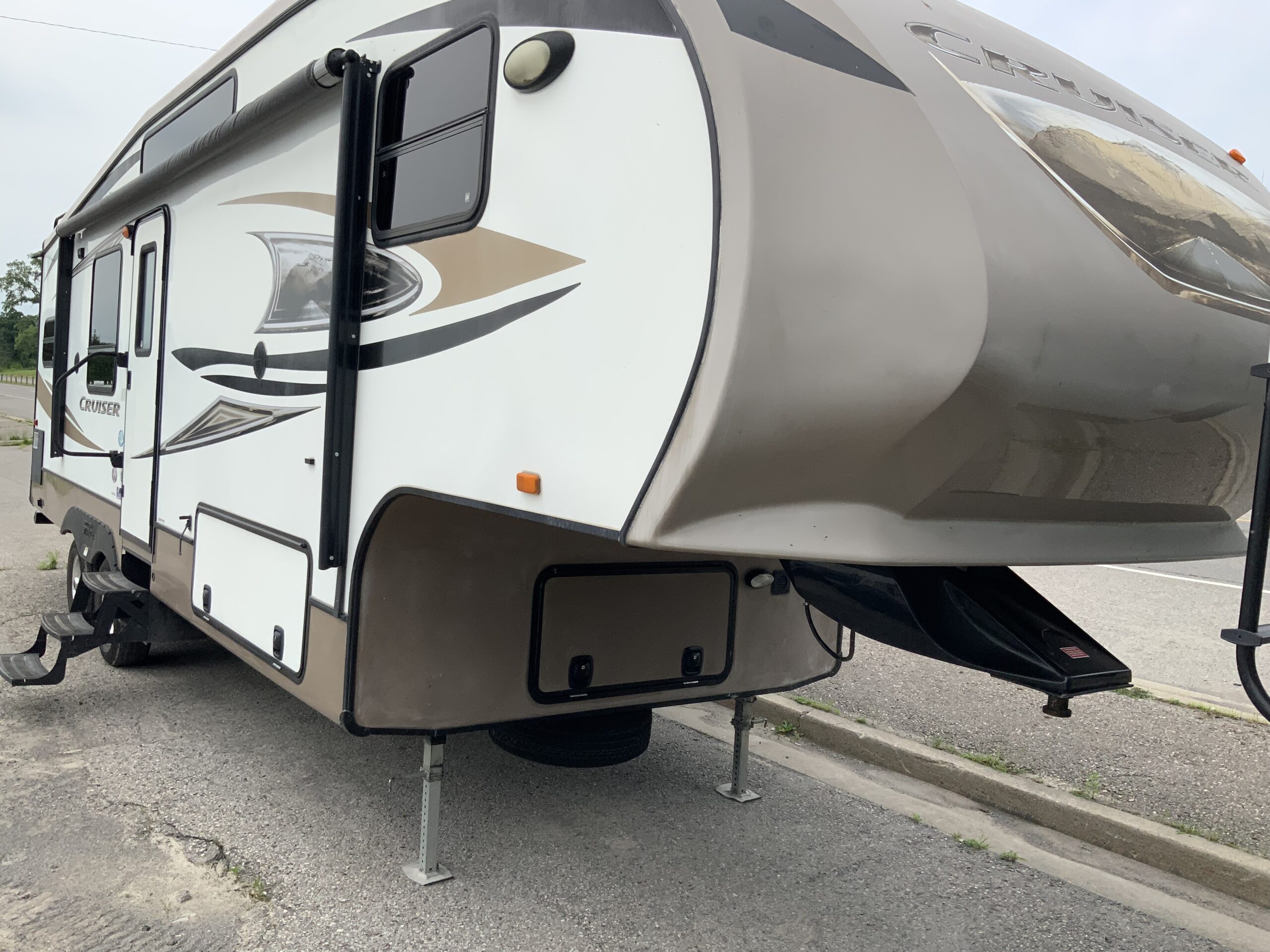 2013 CRUISER 27RKX 5TH WHEEL
