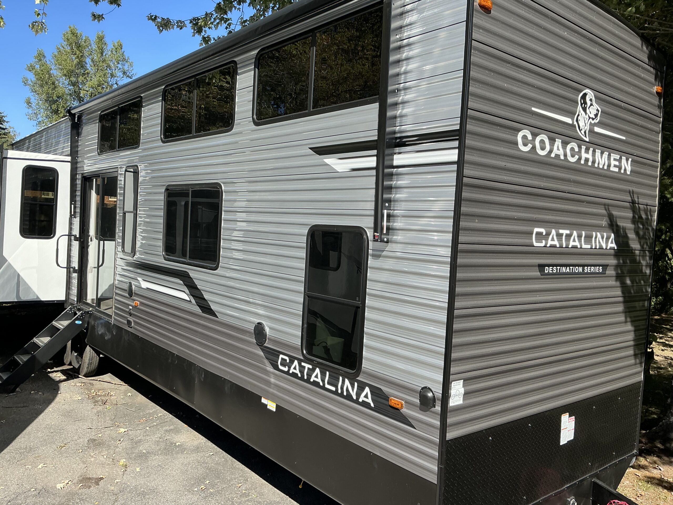 2026 CATALINA 43CONDO 2 air conditioner, washer/dryer included