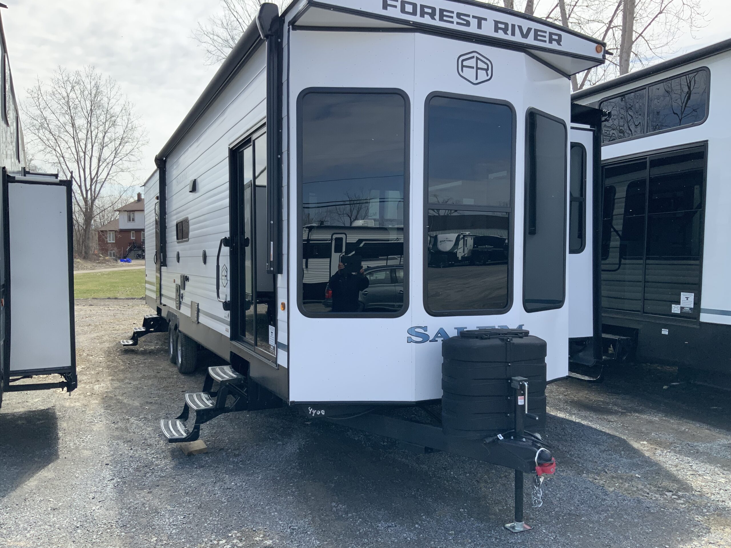 2025 SALEM 353FLFB