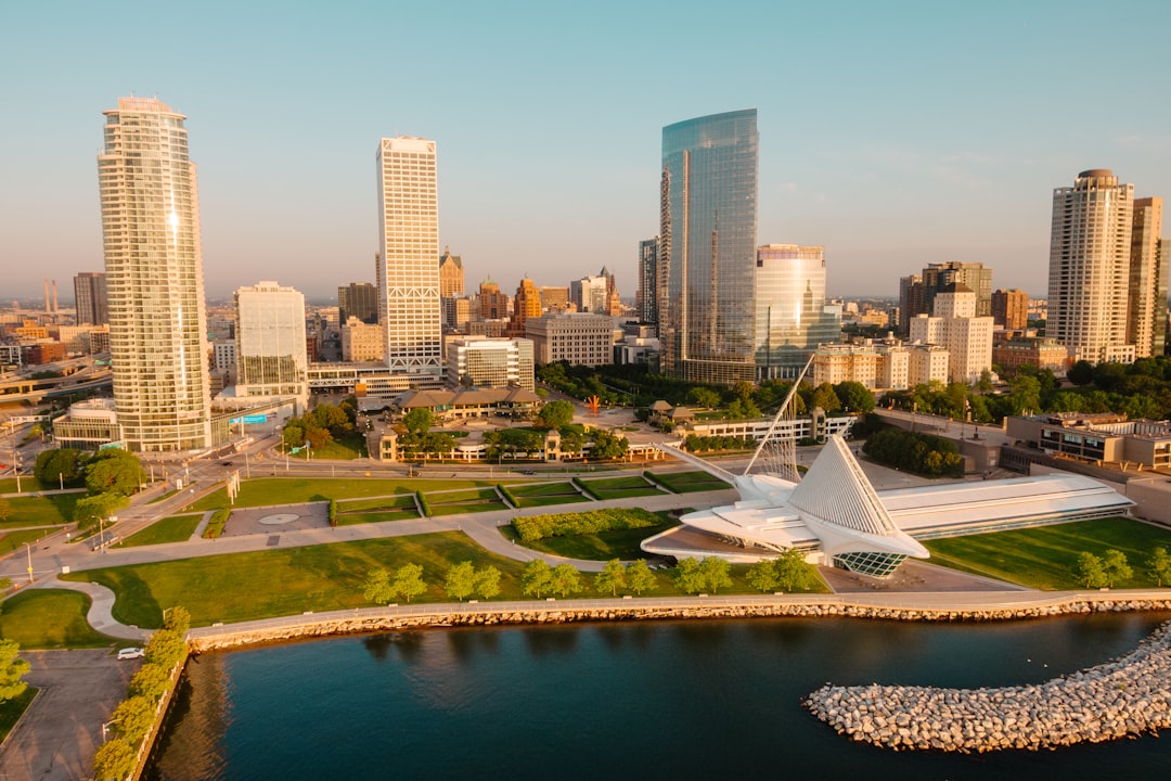 Milwaukee city photo — Web Tonic