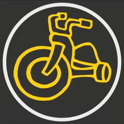 Third Wheel Podcast Studio Logo