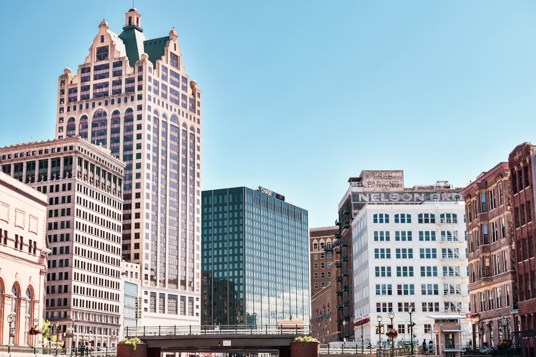 Milwaukee city photo — Web Tonic