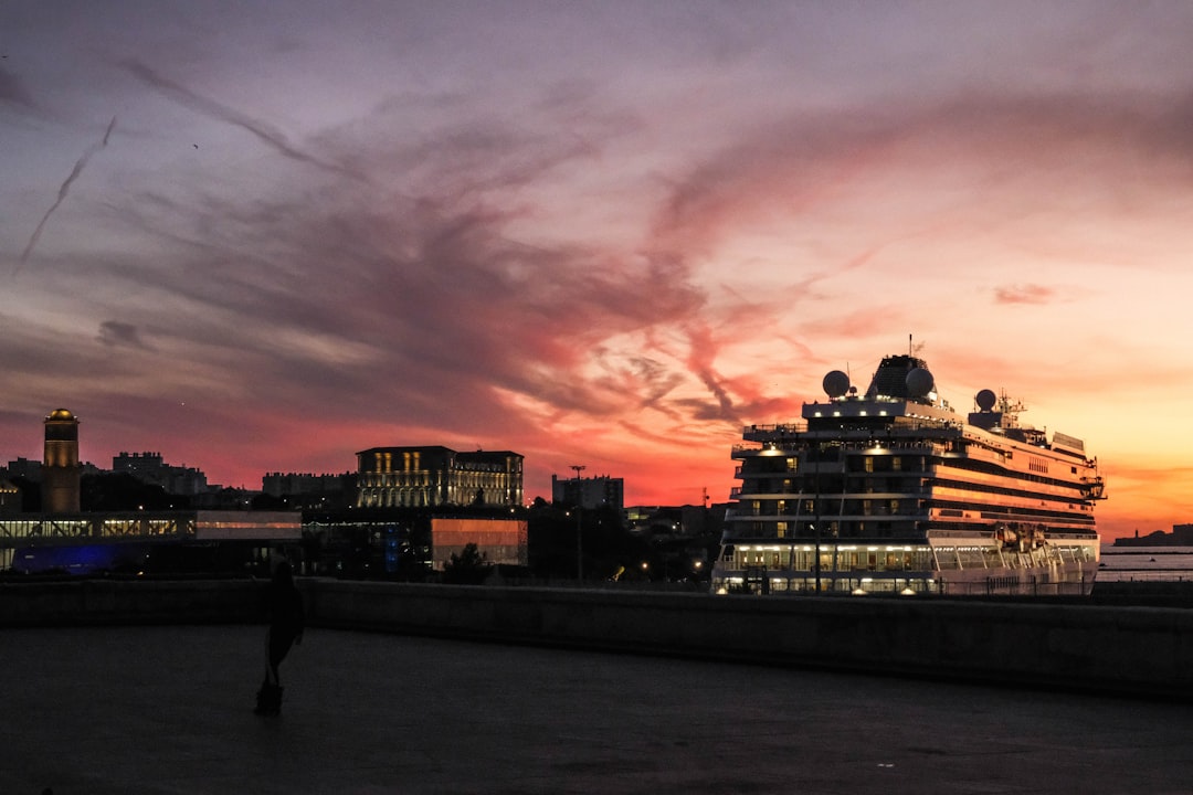 Marseille city photo — Web Tonic