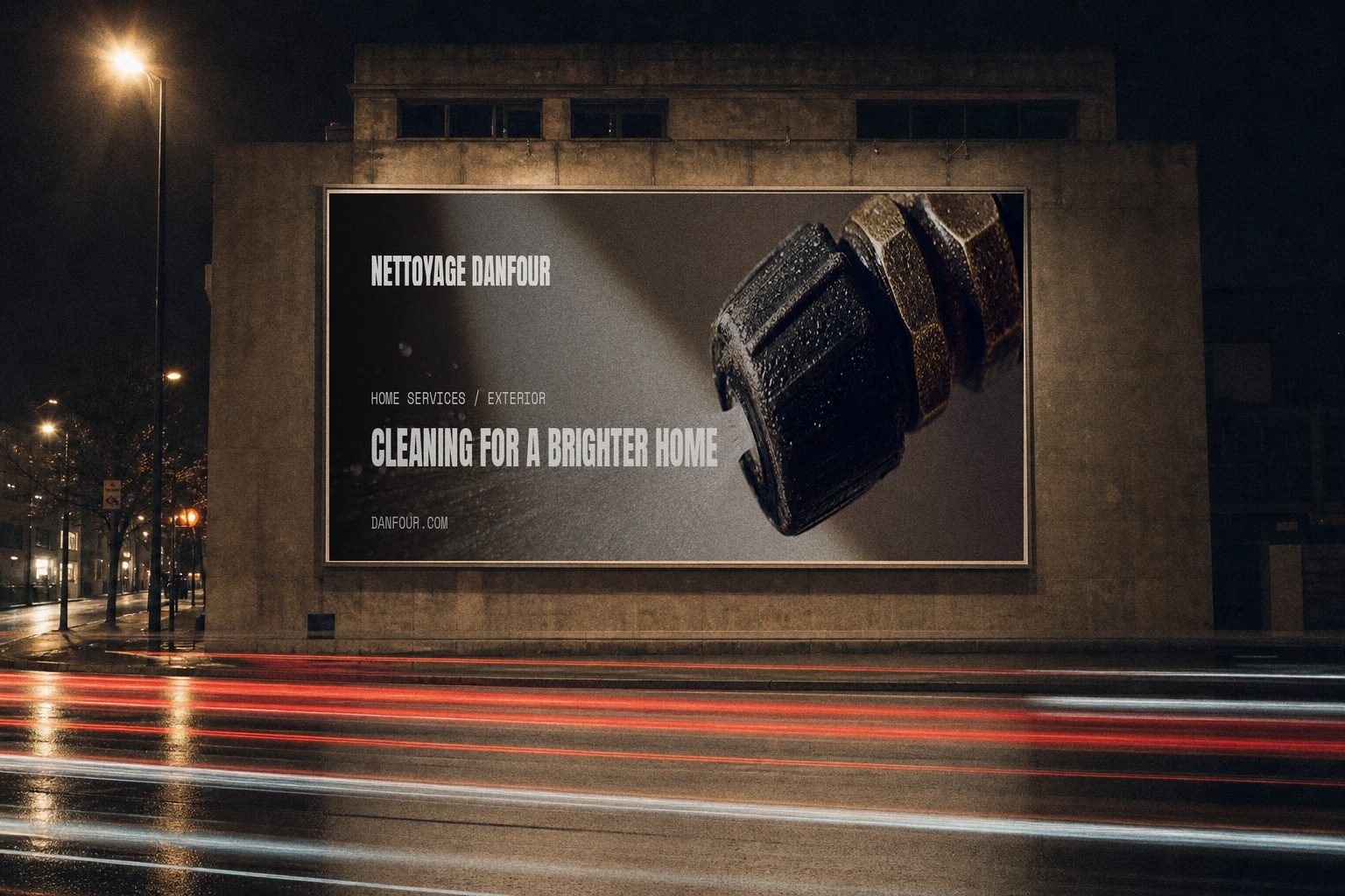 Nettoyage Danfour billboard lit at night