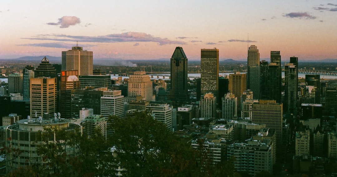 Montréal city photo — Web Tonic