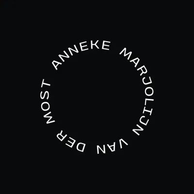 Anneke van der Most — Webdesign, Shopify & Webflow Logo