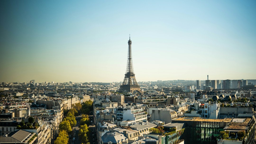 Paris city photo — Web Tonic