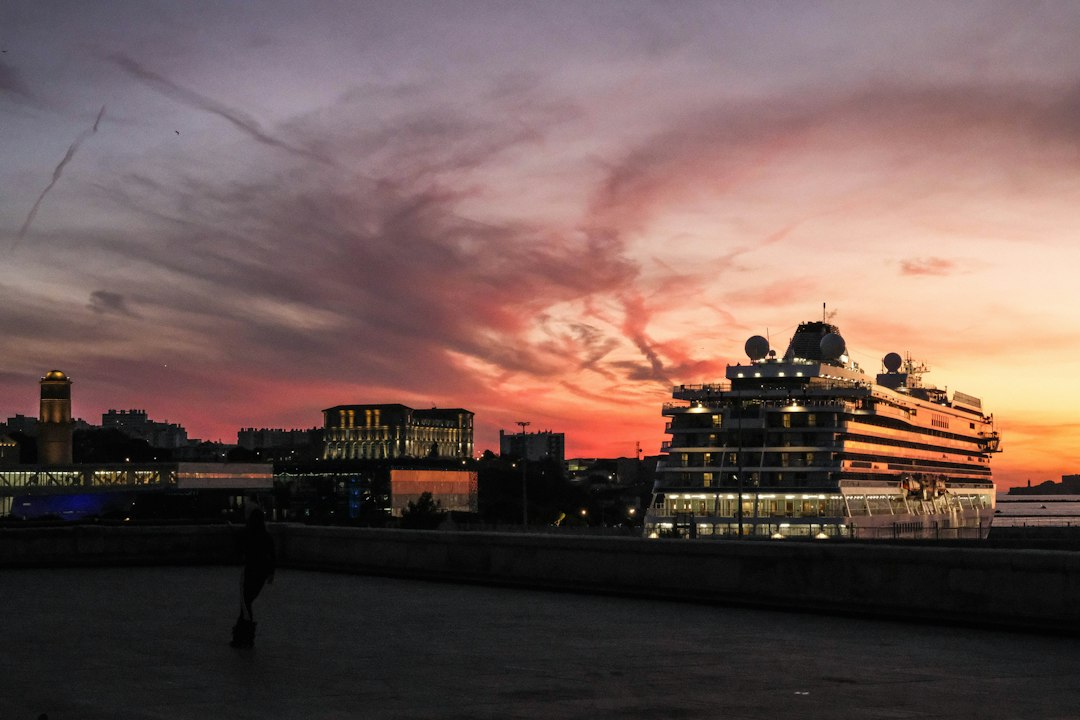 Marseille city photo — Web Tonic