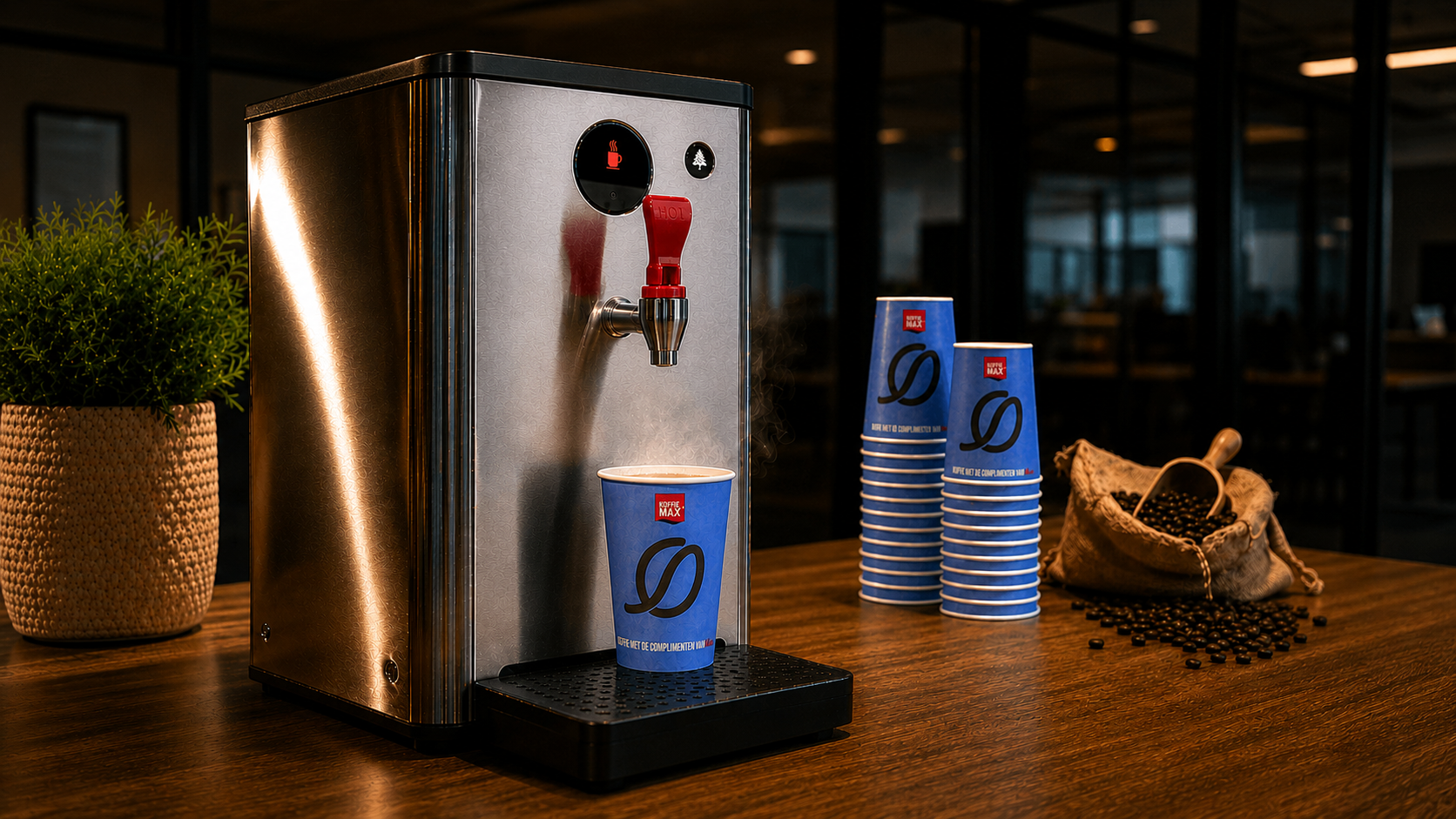 Heetwaterdispenser en heetwatertap van Koffiemax voor op kantoor