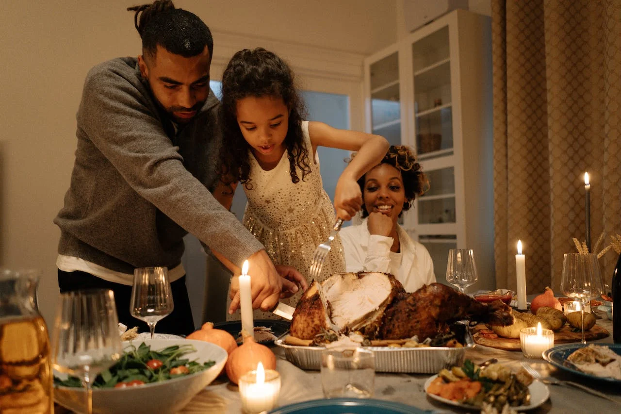 family-celebrating-thanksgiving
