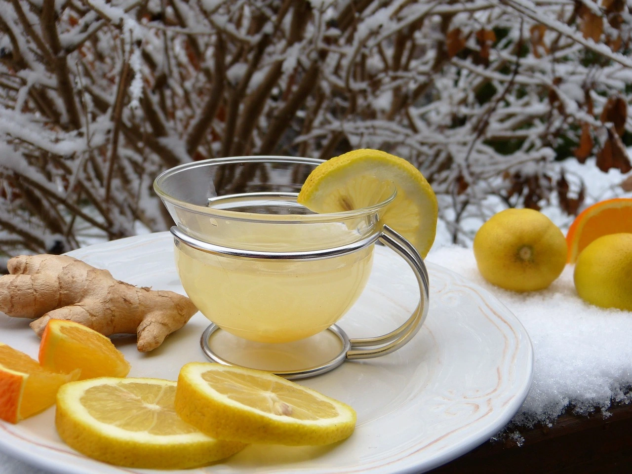 cup-of-lemon-tean-with-ginger