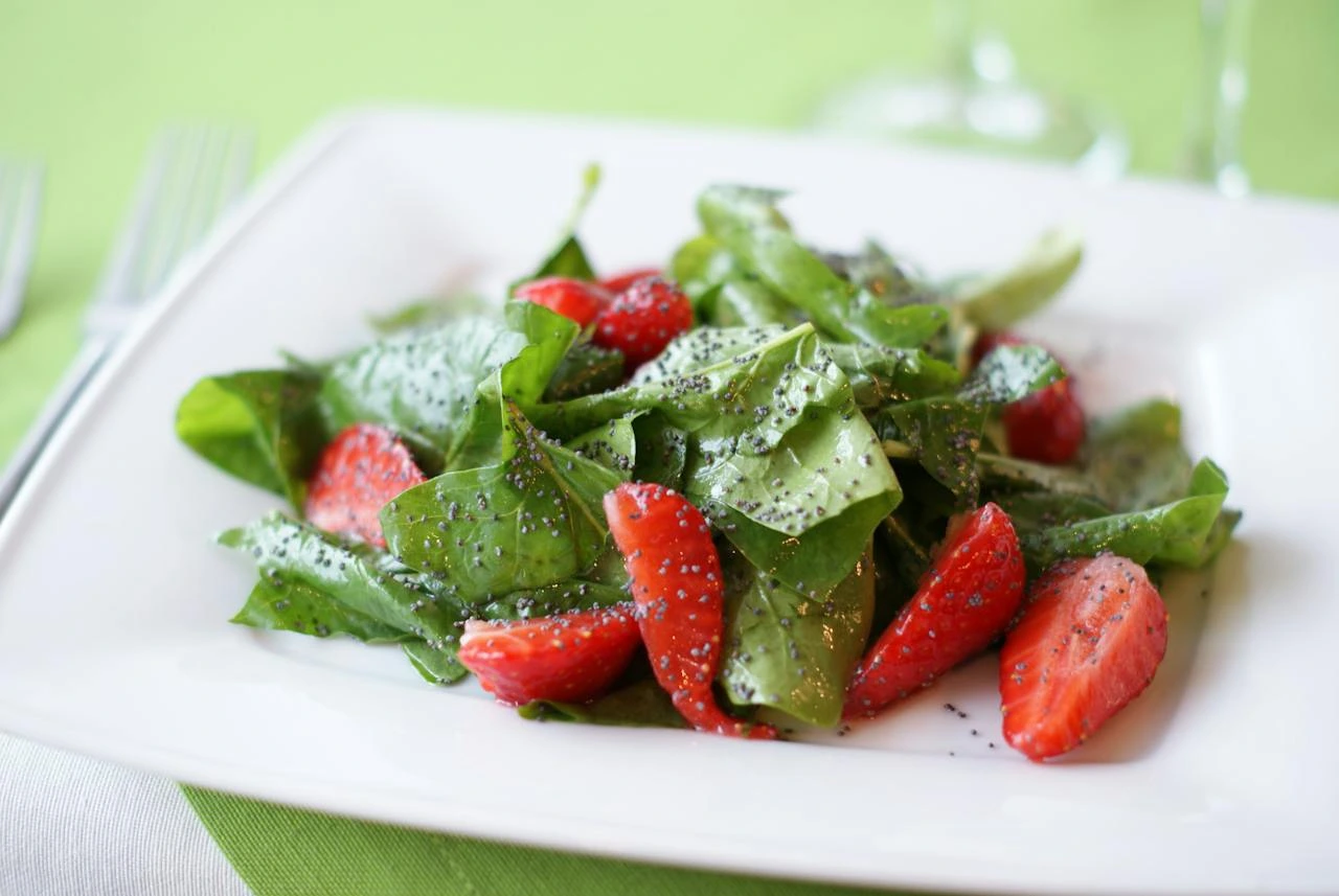 strawberry-apple-cider-vinegar-salad