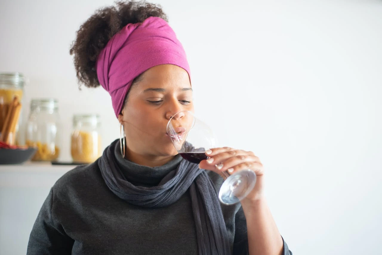 woman-driking-wine