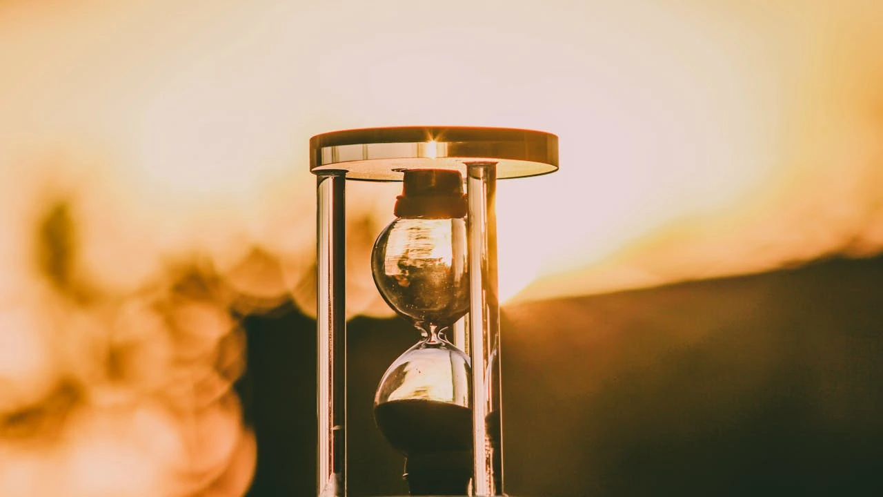 Sun clock on a sunset
